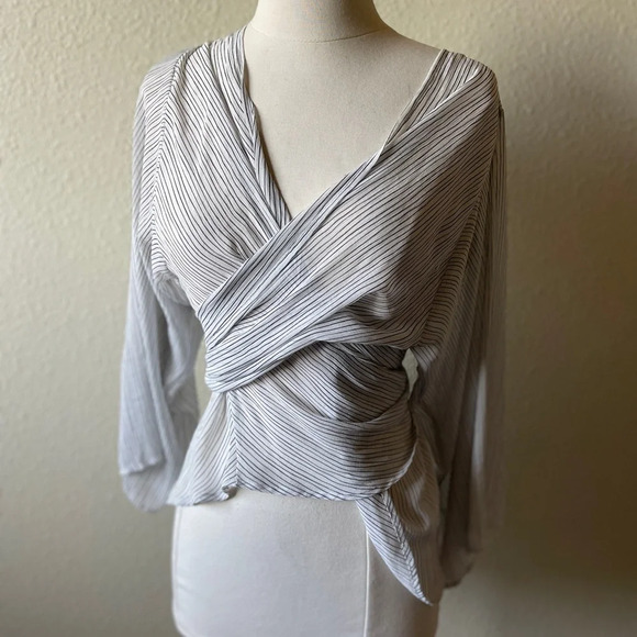 Women wrap blouse top Sz small/medium - Picture 1 of 4